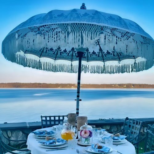 Table patio Umbrella infant of the ocean with beautiful table setup